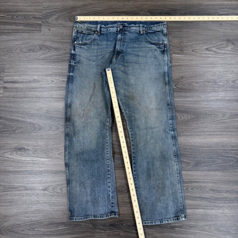 Wrangler Men's Blue Wash Bootcut Denim Jeans Size 38 x 30 rugged workwear - Picture 5 of 7